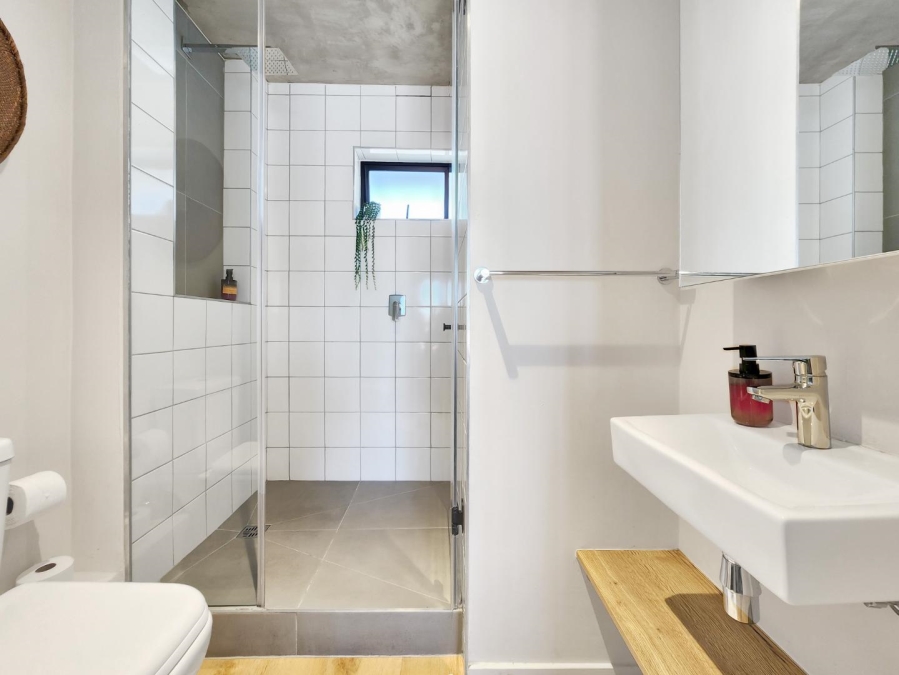 1 Bedroom Property for Sale in Sea Point Western Cape